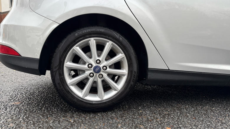 Ford Focus 1.0 EcoBoost 125 Titanium 5dr Petrol Hatchback